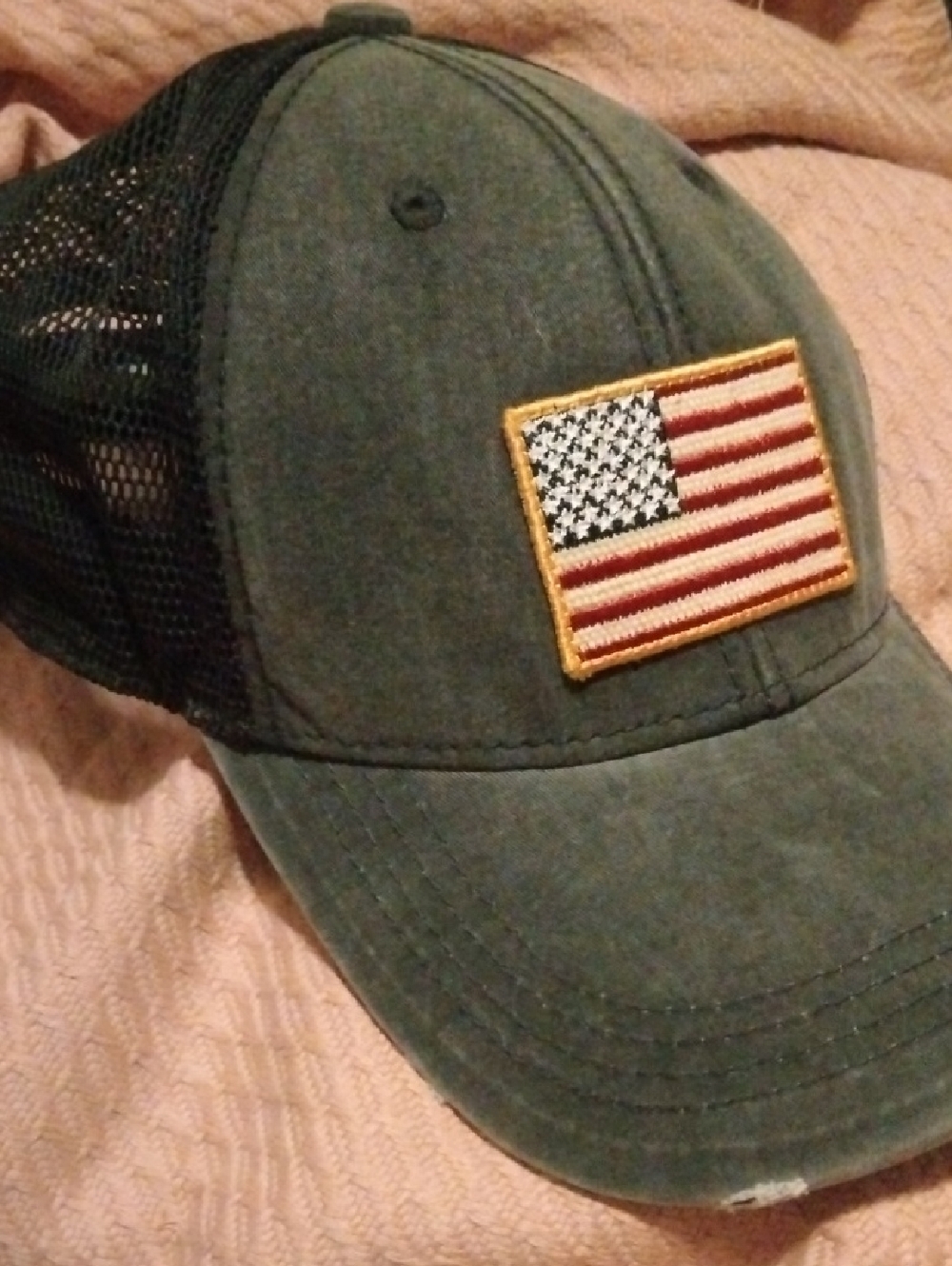 Men's Charcoal Mesh Back Trucker Hat with American Flag Patch New w/Tag OS. GAP